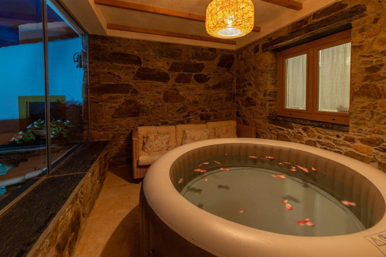 منزل الضيف Sobreira Formosa  في O Palheiro - Vista Panoramica E Jacuzzi المظهر الخارجي الصورة